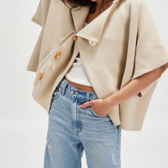 Free People NWOTs Toggle Poncho - Picture 4 of 10